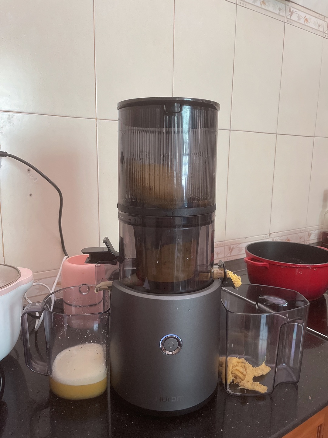 Máy Ép Chậm Hurom H300 - Công Suất 150W, Dung Tích 500ml, Tốc Độ 70 Vòng/Phút - Trục Ép 2 Lưỡi, Nước Ép Thơm Ngon, Tiện Lợi