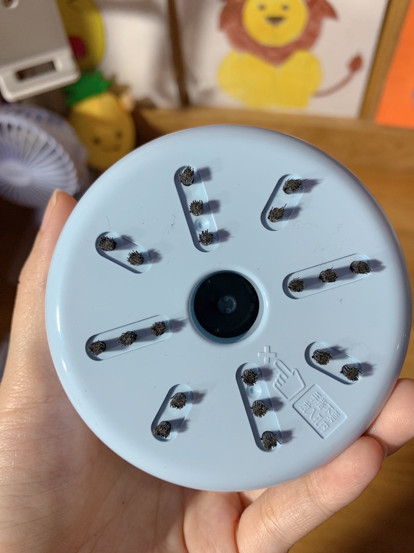 Máy Hút Bụi Mini Cầm Tay Deli 18883 Không Dây - Tiện Lợi Cho Laptop, Bàn Phím, Ô Tô, Hàng Chính Hãng, Dịch Vụ Giao Hàng Tận Nơi