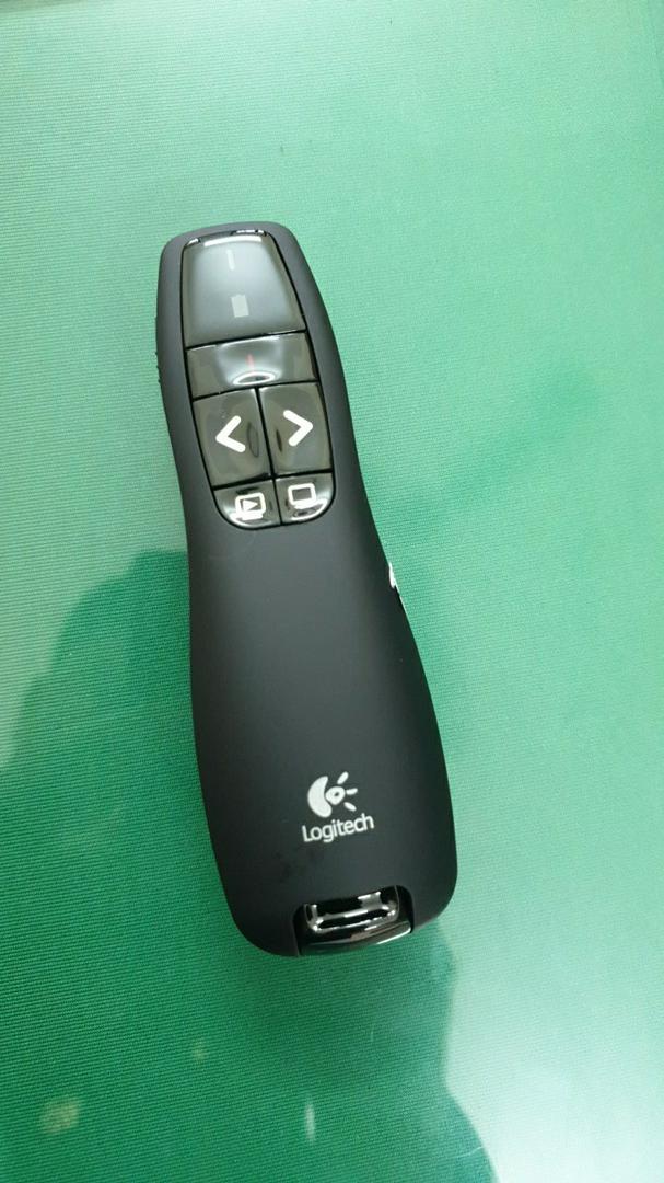 Bút Trình Chiếu Từ Xa Tia Laser R400 Logitech - Thiết Bị Thuyết Trình Không Dây 2.4GHz, Khoảng Cách 15m, Phù Hợp Với Windows & Mac