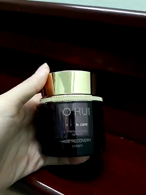 Kem Dưỡng Ohui Age Recovery Cream 50ml - Tăng Cường Đàn Hồi, Giảm Nếp Nhăn Cho Da Mềm Mại, Phục Hồi Sức Sống, Dành Cho Mọi Loại Da