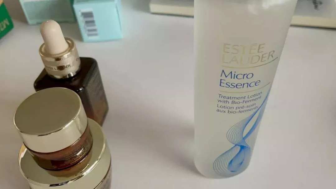 Nước Dưỡng Tinh Chất Estee Lauder Kích Hoạt Làn Da 200ml - Tái Tạo Da Khô, Làm Mềm Mịn, Giảm Nếp Nhăn, Dưỡng Ẩm Hiệu Quả