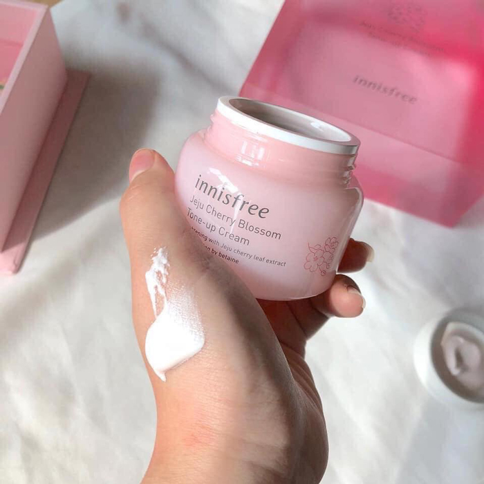Kem Dưỡng Ẩm Innisfree Jeju Cherry Blossom Jelly Cream 50ml - Kem Dưỡng Trắng Da, Cấp Ẩm Sáng Mịn, Lấy Cảm Hứng Từ Hoa Anh Đào Hàn Quốc