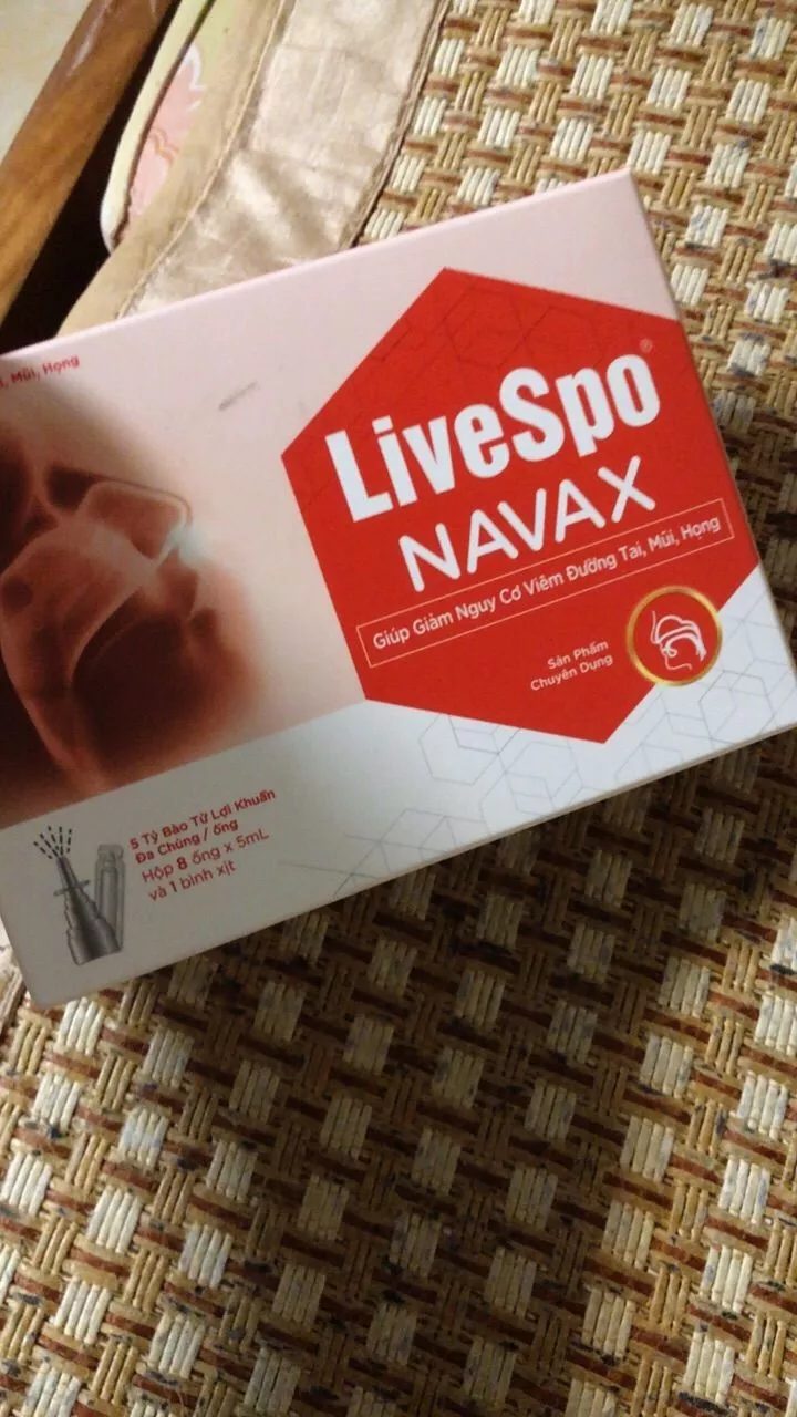 Xịt Bào Tử Lợi Khuẩn Livespo Navax Đỏ Cam - Hỗ Trợ Vệ Sinh Tai Mũi Họng, Giảm Vấn Đề Hô Hấp Trẻ Em - Hộp 4 Ống + 1 Bình Xịt