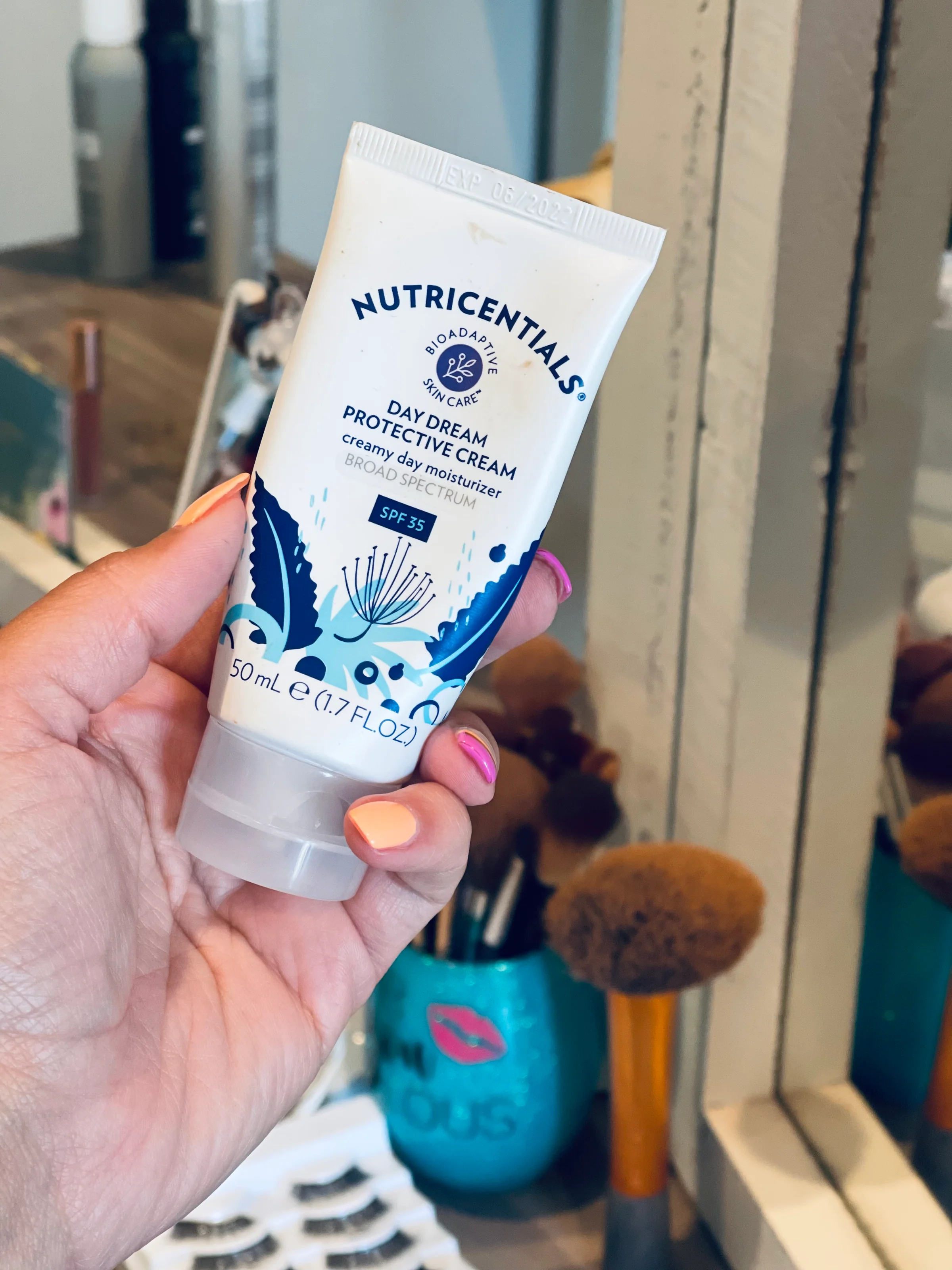 Kem Dưỡng Ngày Nuskin Day Dream Protective Cream SPF35 - Dưỡng Ẩm, Chống Nắng, Bảo Vệ Da Rạng Rỡ, Phù Hợp Da Thường và Khô
