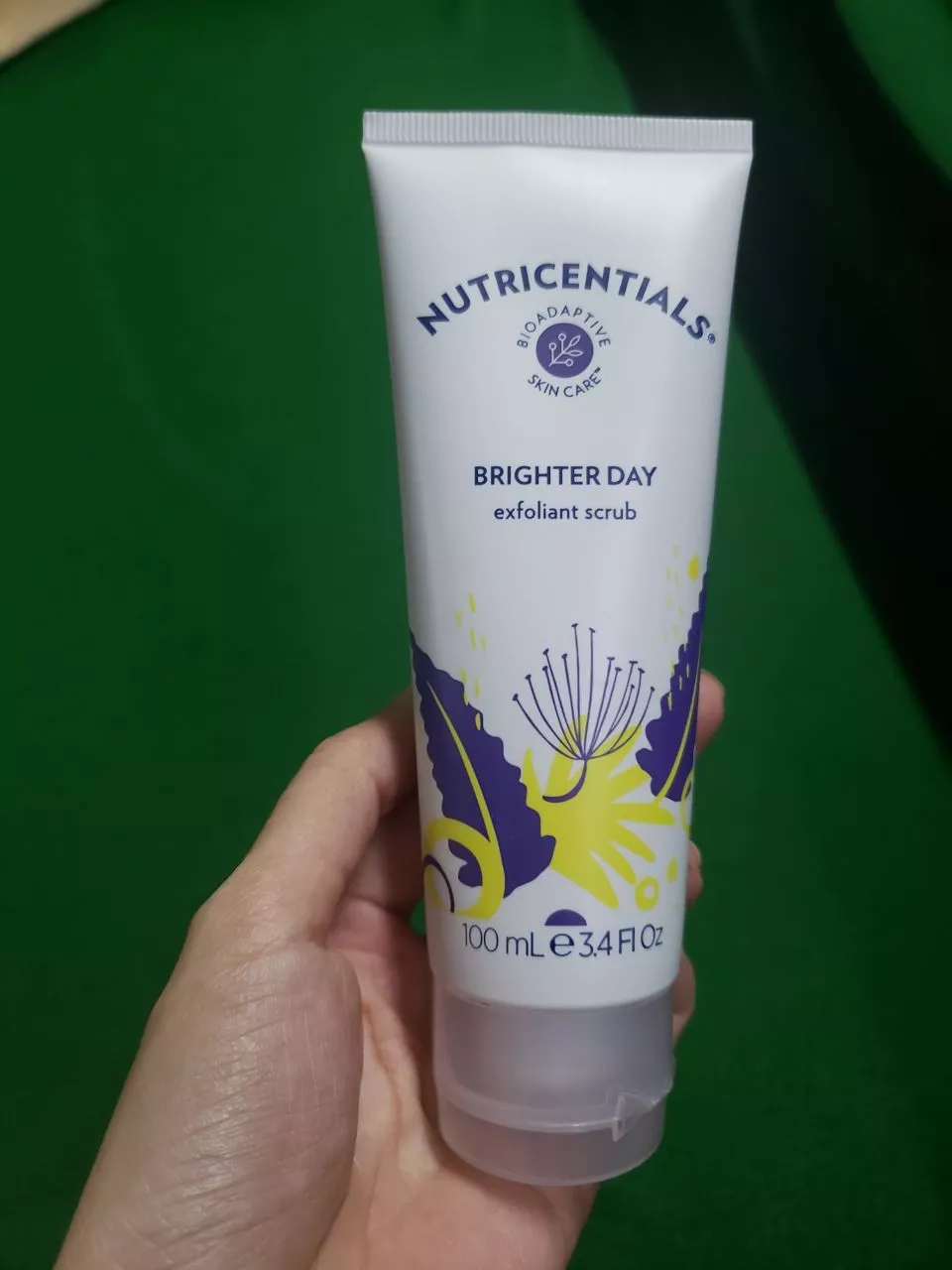 Kem Tẩy Tế Bào Chết Nutricentials Brighter Day Exfoliant Scrub - Giúp Làm Sạch Sâu, Cấp Ẩm, Làn Da Sáng Khỏe, Tuýp 100ml