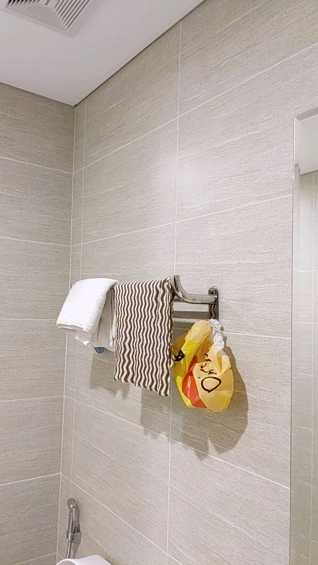 Thanh Vắt Khăn Mặt Dán Tường Oenon Inox SUS304 - Thiết Kế Sang Trọng, Bền Bỉ, Dễ Dàng Lắp Đặt Cho Phòng Tắm