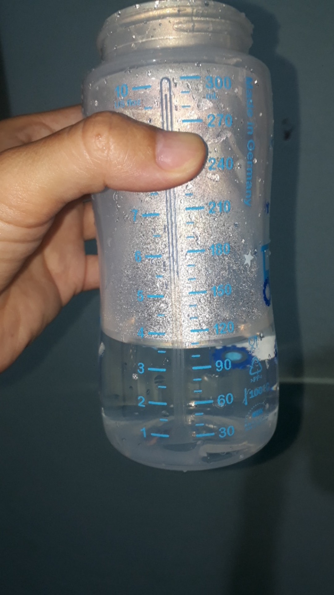 Bình sữa cảm biến nhiệt NUK PP cổ rộng, núm ty dẹt silicone an toàn cho trẻ sơ sinh - Tiện lợi, thông minh, phòng ngừa bỏng và đau bụng