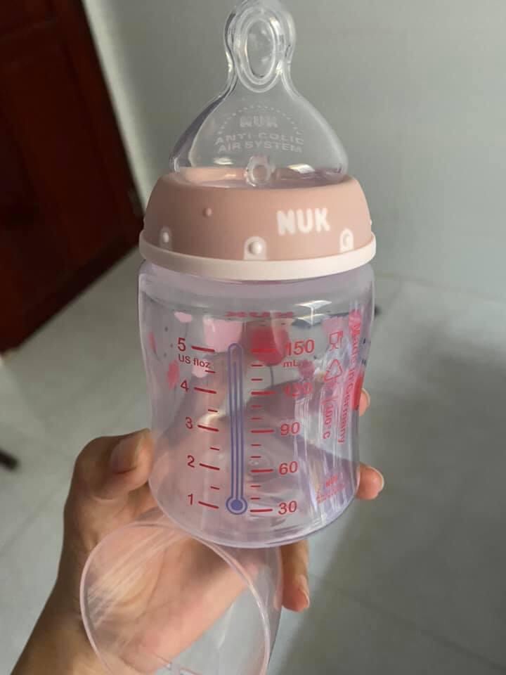 Bình sữa cảm biến nhiệt NUK PP cổ rộng, núm ty dẹt silicone an toàn cho trẻ sơ sinh - Tiện lợi, thông minh, phòng ngừa bỏng và đau bụng