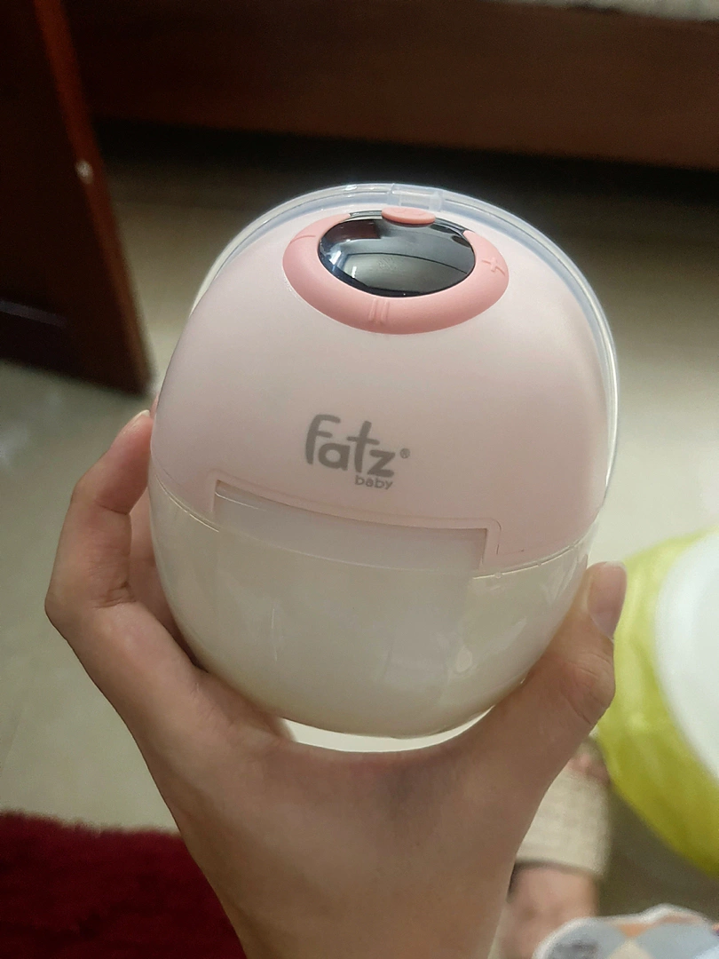 Máy Hút Sữa Điện Rảnh Tay Fatzbaby Freemax 12 Không Dây - 4 Chế Độ, Pin Sạc, Độ Ồn Thấp, Thiết Kế Tiện Lợi Cho Mẹ