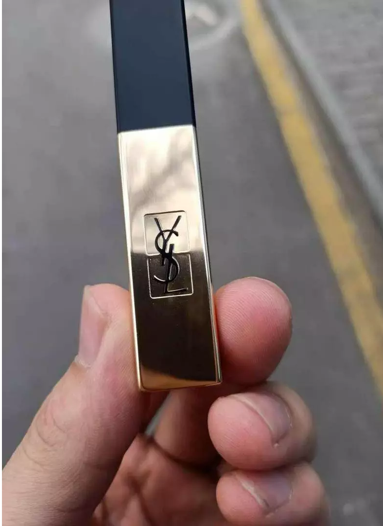Son YSL Rouge Pur Couture The Slim 28 True Chili đỏ gạch - Son thỏi cao cấp, bền màu 7-8h, sắc đỏ gạch trendy, quyến rũ cho phái đẹp