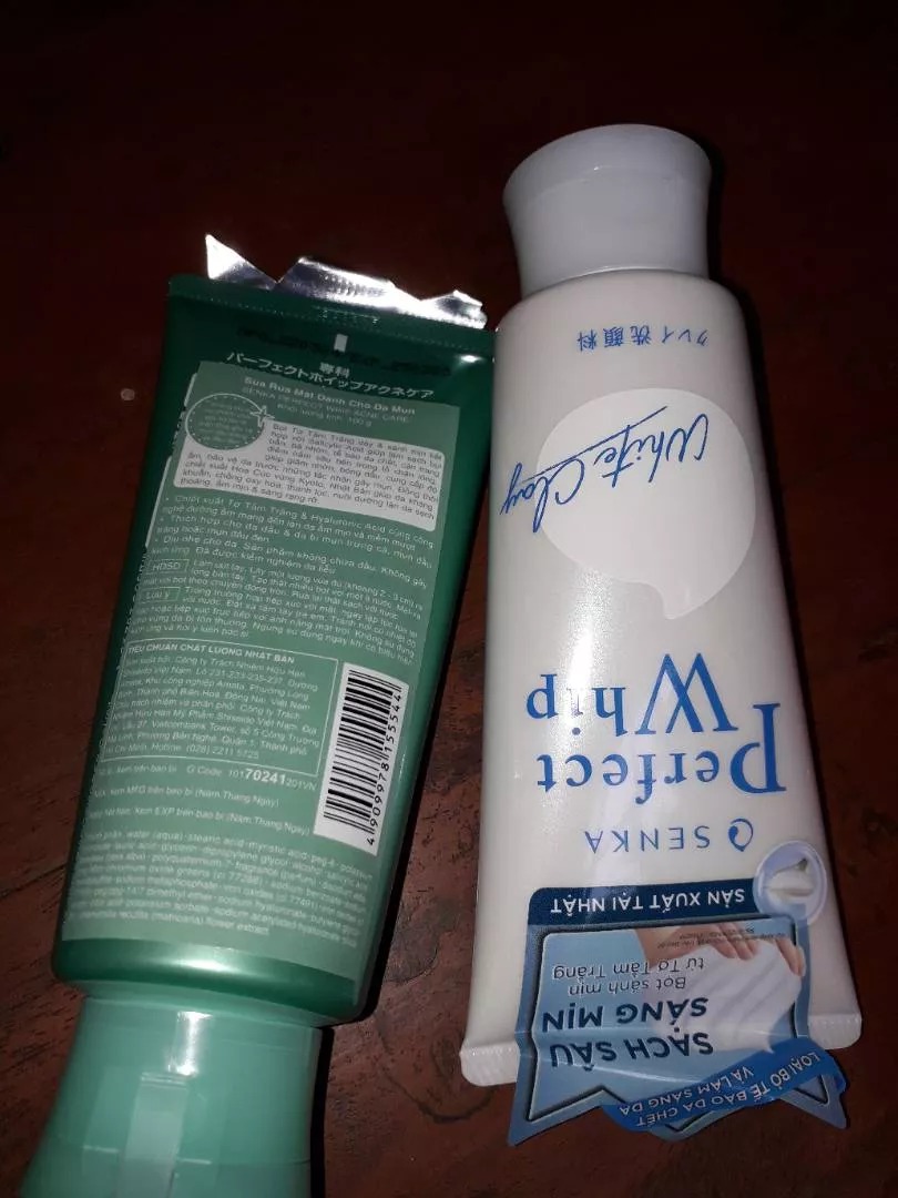 Sữa Rửa Mặt Senka Perfect Whip White Clay - Đất Sét Trắng Giúp Làm Sạch Sâu và Dưỡng Ẩm Cho Mọi Loại Da 120g