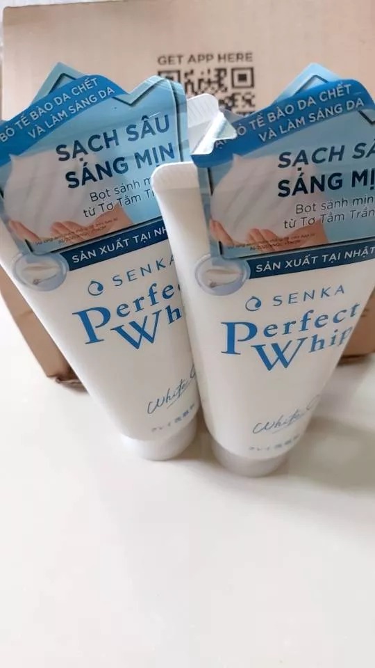 Sữa Rửa Mặt Senka Perfect Whip White Clay - Đất Sét Trắng Giúp Làm Sạch Sâu và Dưỡng Ẩm Cho Mọi Loại Da 120g