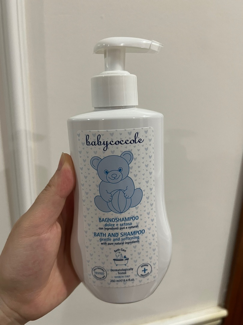 Sữa Tắm Gội Chiết Xuất Hoa Sen Babycoccole Cho Bé 0M+ - An Toàn, Không Cay Mắt, Giúp Da Mịn Màng và Ngăn Ngừa Rôm Sảy