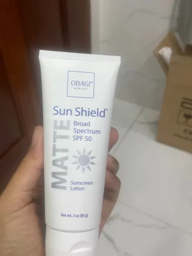 Kem chống nắng phổ rộng Obagi Sun Shield Matte Broad Spectrum SPF 50