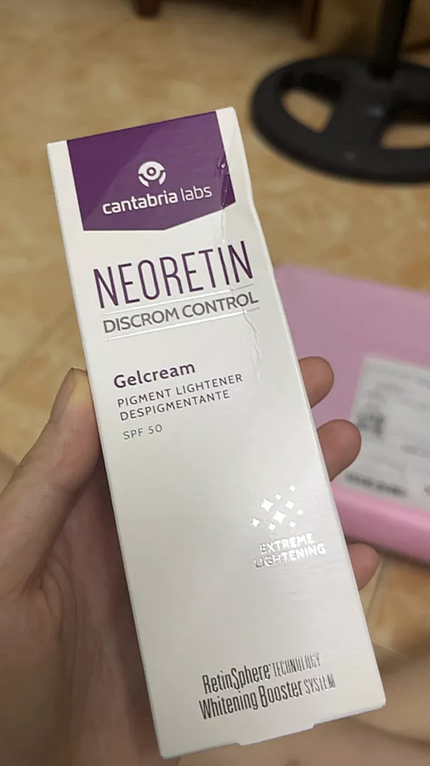 Kem Chống Nắng Neoretin Discrom Control Gel Cream SPF 50 - Bảo Vệ Da Mỏng Manh, Giảm Nám, Dưỡng Sáng Da, 40ml Tây Ban Nha