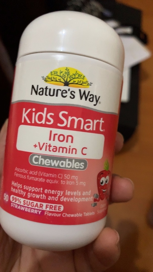 Kẹo bổ sung sắt và Vitamin C Nature's Way Kids Smart cho bé - Hương vị dâu thơm ngon, không gây táo bón, tăng cường hấp thụ dinh dưỡng 50 viên
