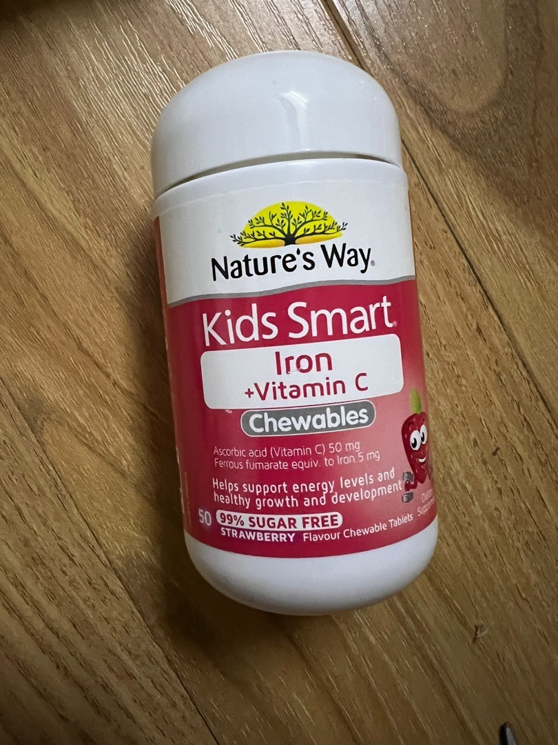 Kẹo bổ sung sắt và Vitamin C Nature's Way Kids Smart cho bé - Hương vị dâu thơm ngon, không gây táo bón, tăng cường hấp thụ dinh dưỡng 50 viên