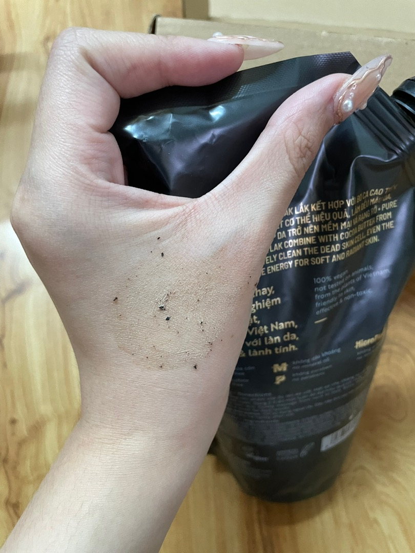 Tẩy Da Chết Cocoon Dak Lak Coffee Body Polish 200ml - Giúp Làm Sạch Da, Mịn Màng, Dưỡng Ẩm Từ Hạt Cà Phê Ca Cao Chính Hãng