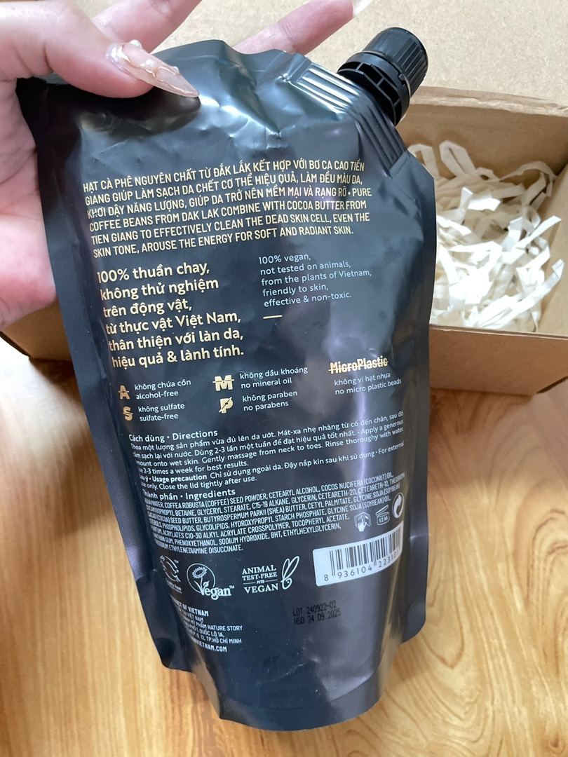 Tẩy Da Chết Cocoon Dak Lak Coffee Body Polish 200ml - Giúp Làm Sạch Da, Mịn Màng, Dưỡng Ẩm Từ Hạt Cà Phê Ca Cao Chính Hãng