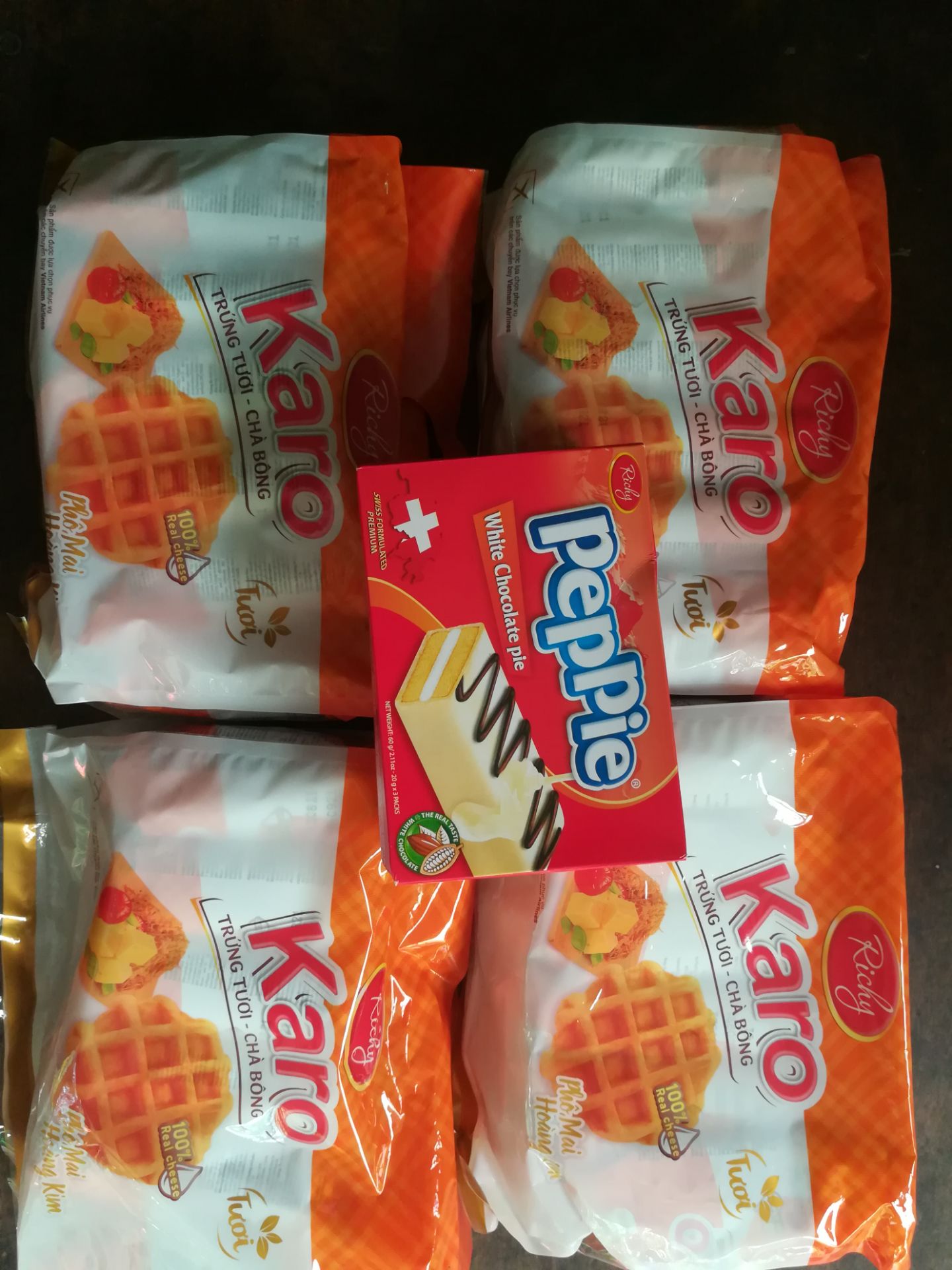 Combo 4 Bịch Bánh Karo Trứng Tươi Chà Bông Phô Mai Hoàng Kim - Bánh Ngon Nhẹ, Dinh Dưỡng, Tiện Lợi Mang Theo