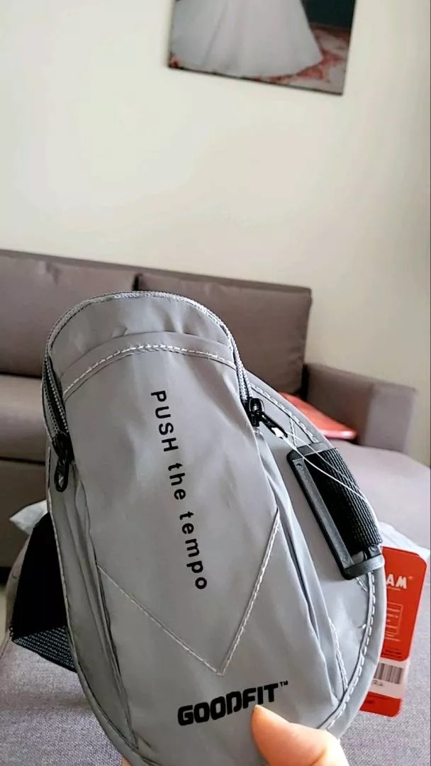 Túi Đeo Điện Thoại Chạy Bộ Phản Quang GoodFit GF201RA - Đa Năng Cho Tập Luyện, Chống Thấm, Dùng Được Mọi Điện Thoại