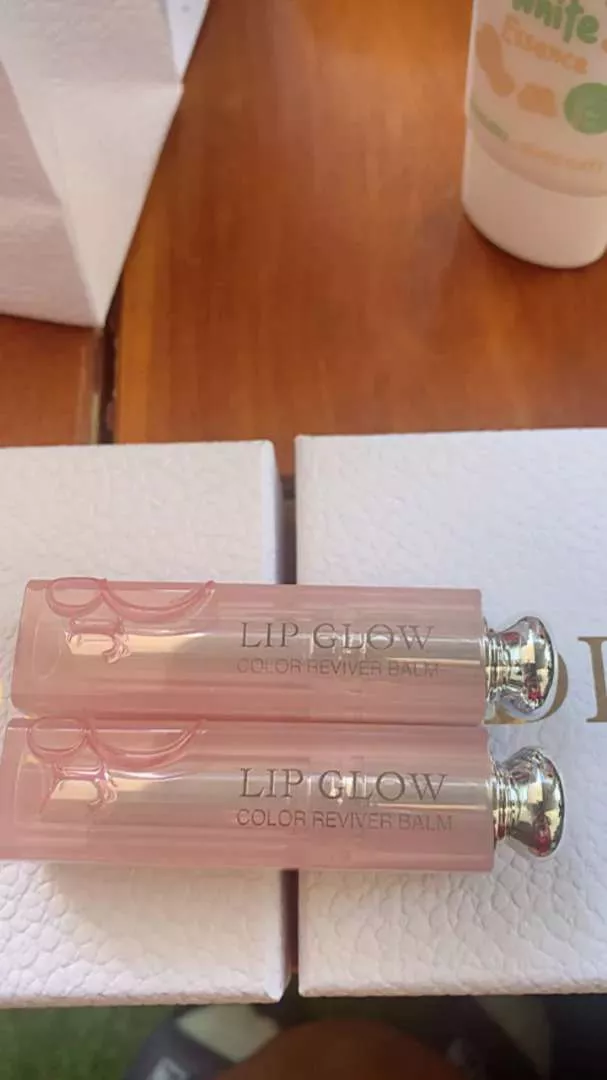 Son dưỡng Dior có màu Addict Lip Glow cho môi căng mọng