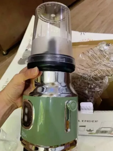 Máy Xay Sinh Tố Đa Năng Seka HR2223 500W - 3 Cối, Dao Xay Thép Không Gỉ, Hoạt Động Êm Ái, Xay Mịn Từ Rau Củ Đến Thịt