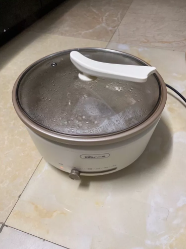 Nồi lẩu điện đa năng tháo rời Bear DHG-C40T1 - Dung tích 4L, công suất 1500W, thiết kế hiện đại, chống dính, tiện lợi cho gia đình