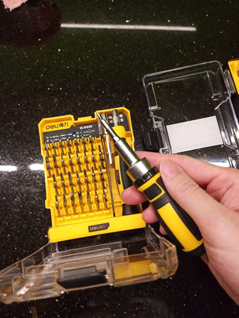 Bộ Tua Vít Deli Cao Cấp 30 Chi Tiết Đa Năng DL1130 - Bộ Dụng Cụ Sửa Chữa Đồ Đạc Và Xe Máy Tiện Lợi, Nhỏ Gọn