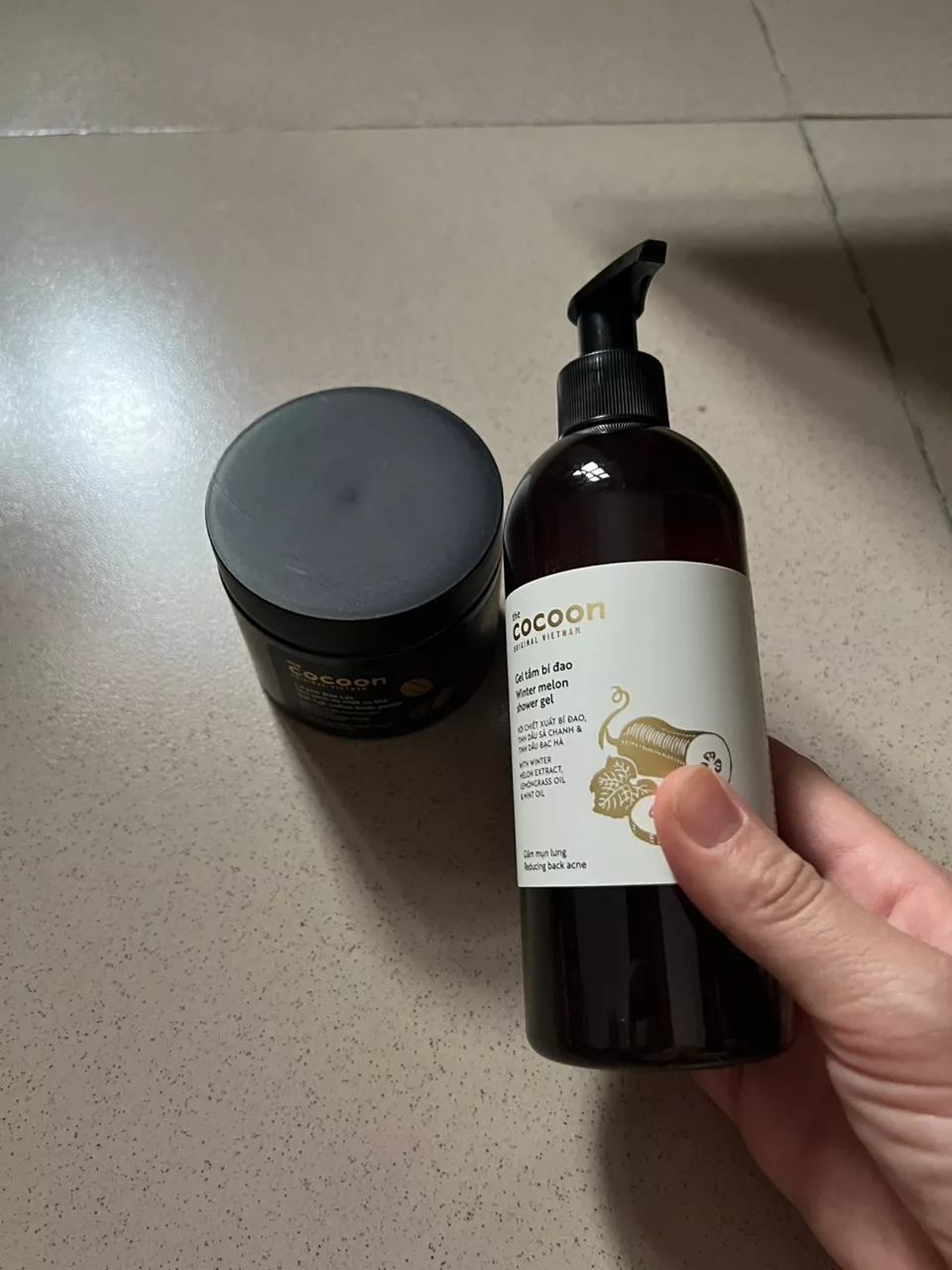 Gel Tắm Bí Đao Cocoon 310ml - Hỗ Trợ Giảm Mụn Lưng, Kháng Khuẩn, Thư Giãn Với Tinh Dầu Sả Chanh Dễ Chịu