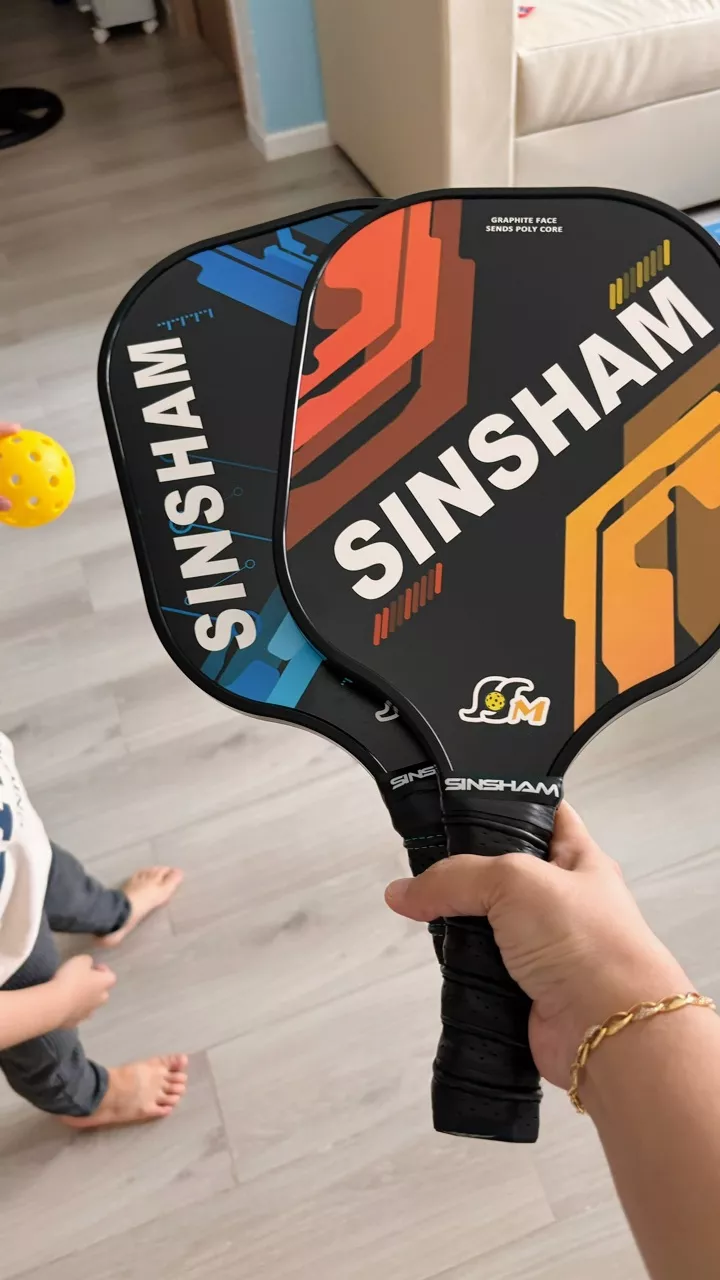 Vợt Pickleball Carbon Sinsham 14mm Siêu Nhẹ - Tặng Kèm Bóng, Dễ Kiểm Soát, Phù Hợp Mọi Cấp Độ Người Chơi