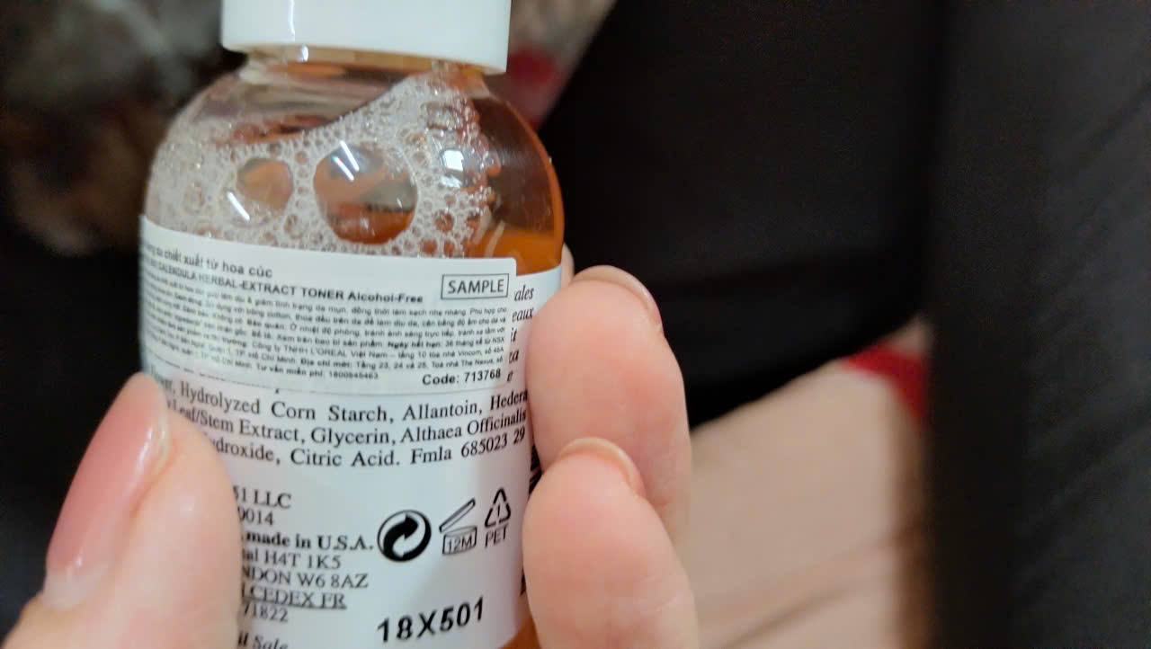 Nước hoa hồng Kiehl's Calendula Herbal Extract Alcohol-Free 250ml - Toner Duy Trì Cân Bằng Da Dầu, Hỗ Trợ Giảm Mụn, Dịu Nhẹ, Thiên Nhiên