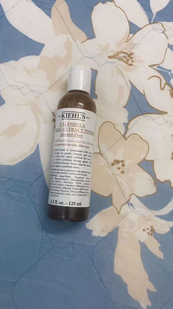 Nước hoa hồng Kiehl's Calendula Herbal Extract Alcohol-Free 250ml - Toner Duy Trì Cân Bằng Da Dầu, Hỗ Trợ Giảm Mụn, Dịu Nhẹ, Thiên Nhiên