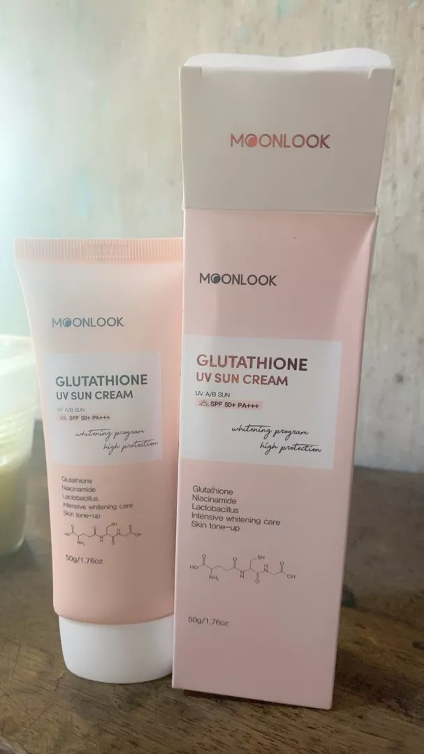 Kem Chống Nắng MoonLook Glutathione UV SPF 50+ - Kem Dưỡng Da Trắng Sáng, Bảo Vệ Da Mặt Chống Nắng Hàn Quốc 50gr