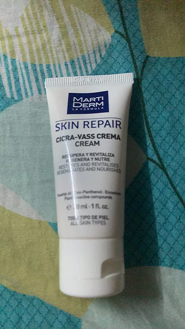 Kem Dưỡng Phục Hồi Da MartiDerm Skin Repair Cicra Vass Cream 30ml - Giúp Làm Dịu Da Nhạy Cảm, Phục Hồi Tổn Thương và Ngăn Ngừa Sẹo