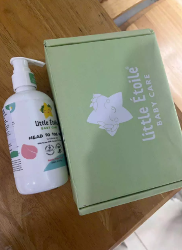 Sữa Tắm Gội Dịu Nhẹ Little Étoile 250ml cho Bé Sơ Sinh - Đảm Bảo An Toàn và Dưỡng Ẩm cho Da Nhạy Cảm