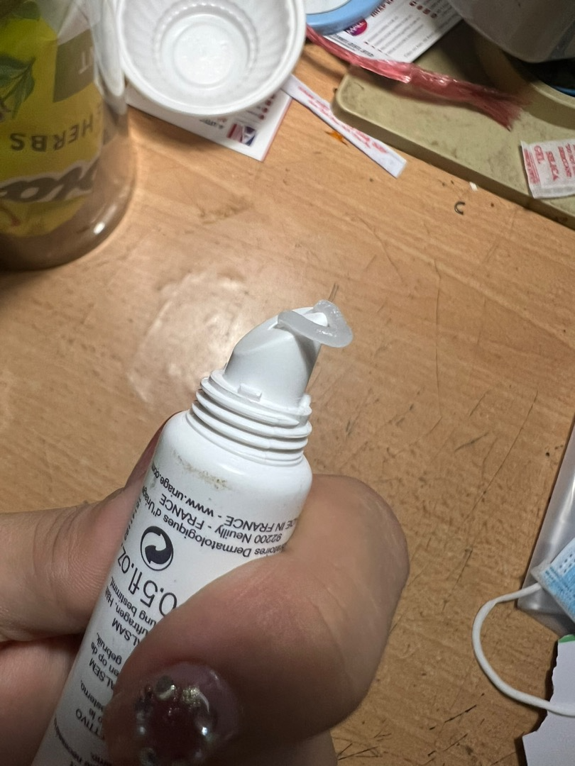Kem Dưỡng Môi Uriage Bariederm CICA Levres Baume Protecteur 15ml - Dưỡng Ẩm, Làm Mềm Môi Khô Nẻ, Chống Thâm Sạm