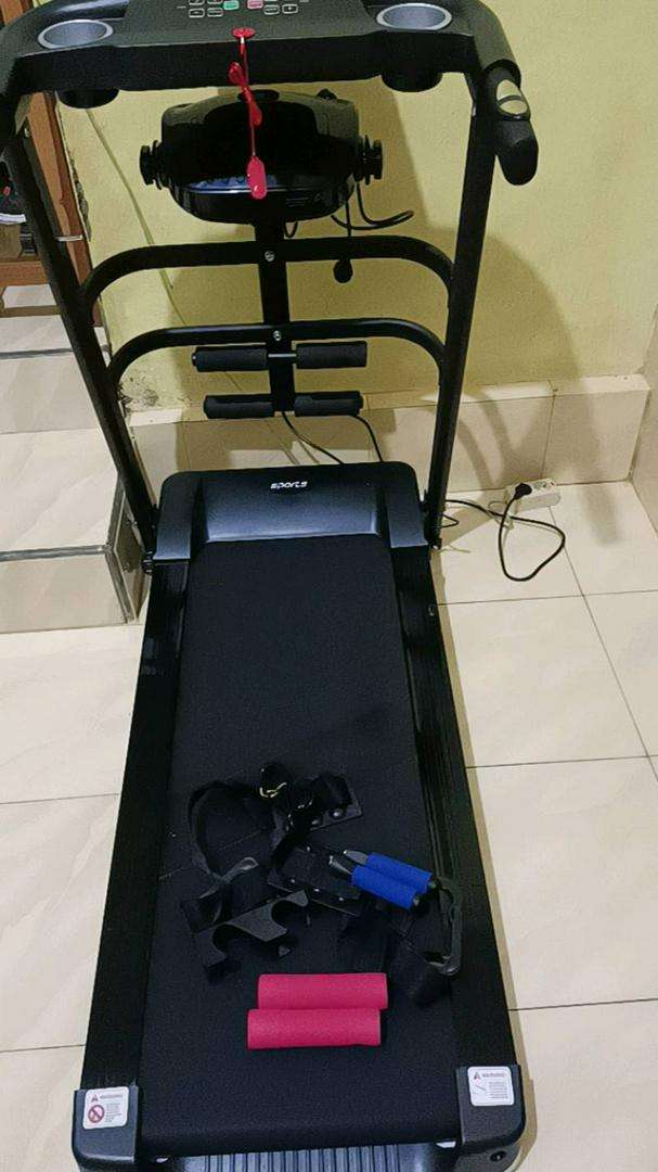 Máy Chạy Bộ Tại Nhà Đa Năng A7S Gấp Gọn - Thiết Kế Tiện Dụng, Hoạt Động Êm Ái, Màn Hình LCD Hiển Thị Tập Luyện Chất Lượng