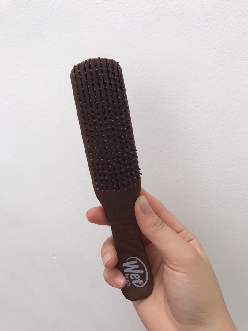 Lược gỡ rối tóc cho nam Wetbrush - Dòng truyền thống, sợi lược siêu mềm mại, linh hoạt, giảm rụng tóc và bảo vệ tóc khỏe mạnh