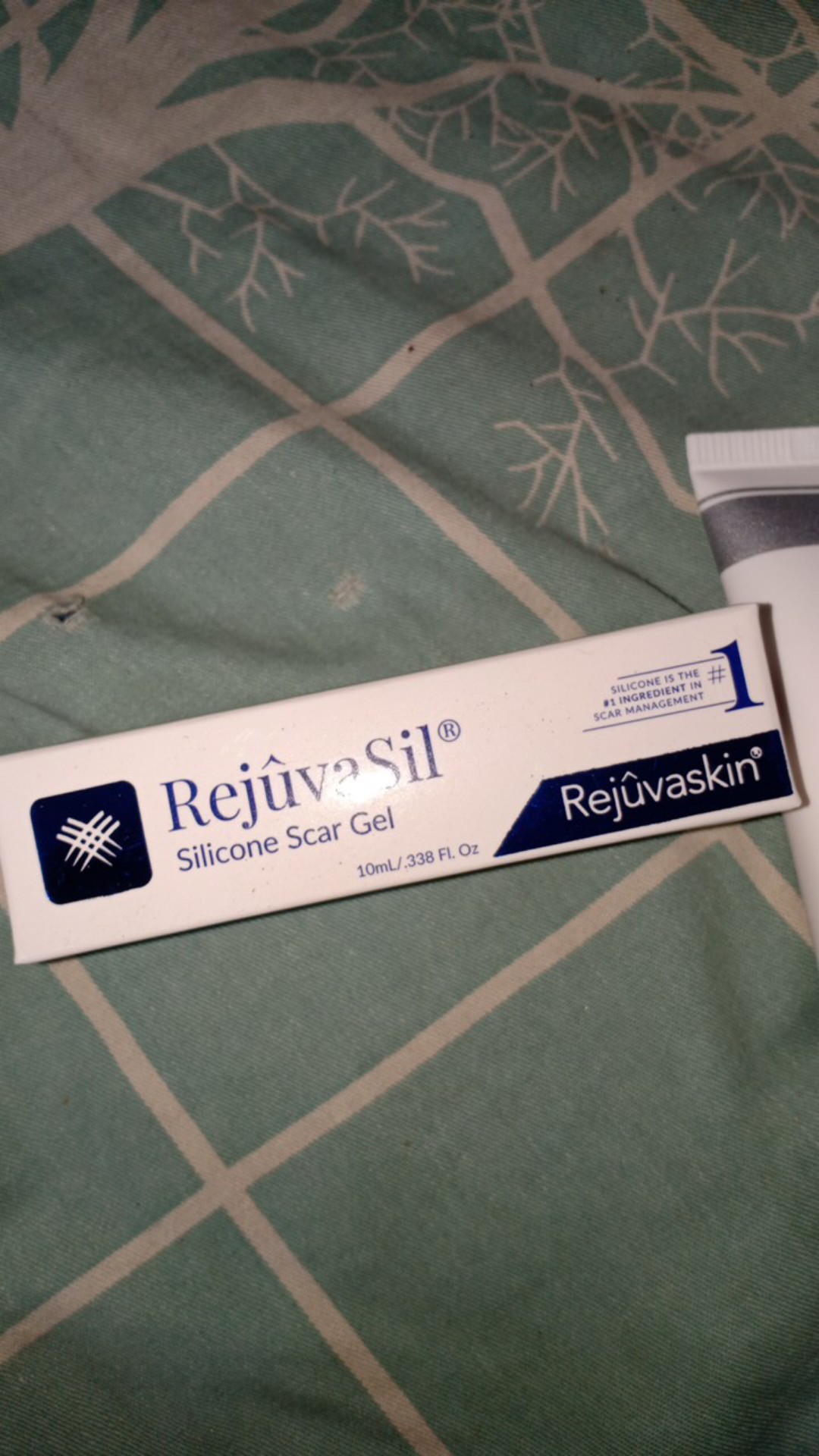 Kem hỗ trợ mờ sẹo Scar Rejuvasil 10ml - Giải pháp trị sẹo lồi, phẫu thuật và vết rạn da hiệu quả từ Mỹ