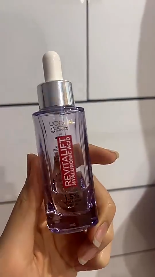 Serum L’Oreal Revitalift 1.5% Hyaluronic Acid Cấp Ẩm Sáng Da