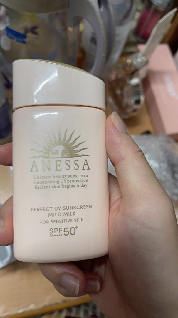 Sữa chống nắng Anessa Perfect UV Mild Milk SPF50+ PA++++ cho da nhạy cảm và trẻ em - Bảo vệ tối đa chống tia UV, 60ml