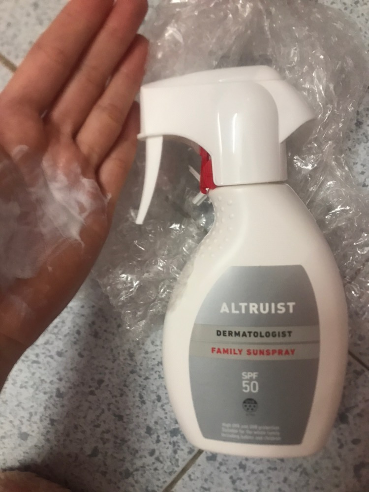 Xịt Chống Nắng Altruist Family Sun Spray SPF50 - An Toàn Cho Da Mọi Lứa Tuổi, Bảo Vệ UV Tối Ưu, Phù Hợp Cho Trẻ Từ 6 Tháng