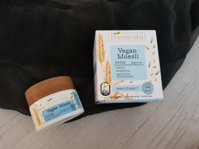 Kem Dưỡng Ẩm Sáng Da Bielenda Vegan Muesli Krem - Dưỡng Ẩm, Làm Sáng, Chiết Xuất Thực Vật, Phù Hợp Cho Mọi Loại Da
