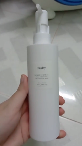 Gel rửa mặt cao cấp cho da nhạy cảm Huxley Cleansing Gel