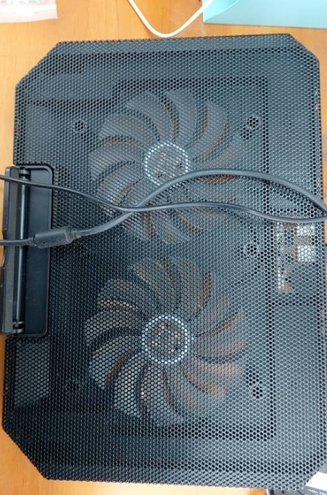 Đế Tản Nhiệt Laptop Sidotech Q100 - Hỗ Trợ 12-17 inch với Quạt Chống Ồn và 2 Cổng USB, Thiết Kế Kim Loại Chắc Chắn