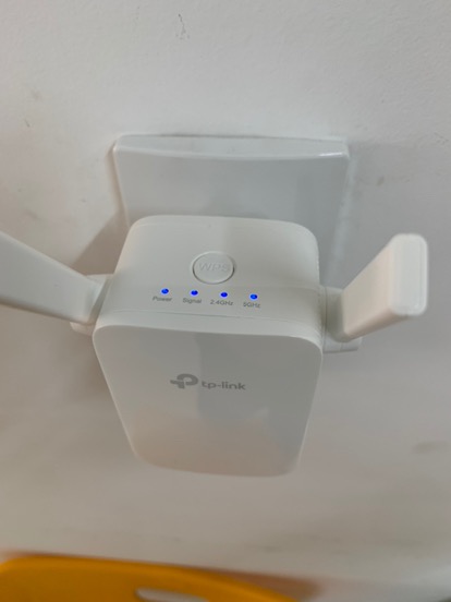 Bộ mở rộng sóng Wifi TP-Link RE205 băng tần kép AC 750Mbps - Phủ sóng lên tới 30m, 2 anten ngoài, kết nối ổn định cho lướt Web và chơi game