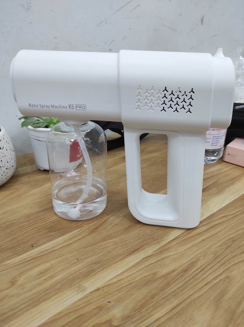 Súng Phun Khử Khuẩn Cầm Tay Nano K5 Pro - Thiết Bị Diệt Khuẩn 99.9% Với Đèn Blue Light, Dung Tích 380ml, Sạc 2000mAh
