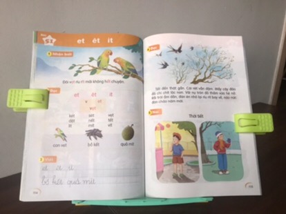 Giá Đỡ Sách Để Bàn Chống Cận Gù Lưng Cho Bé - Dụng Cụ Học Tập Thông Minh, Chất Liệu Nhựa Bền, Thiết Kế Đẹp Fácil Di Chuyển