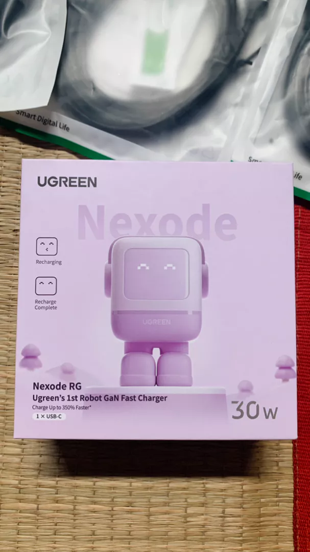 Củ Sạc Nhanh Ugreen CD359 Nexode Robot GaN Mini 30W - Sạc Thông Minh Cho Điện Thoại, Máy Tính Bảng và MacBook Air, Màn Hình LED Biểu Cảm